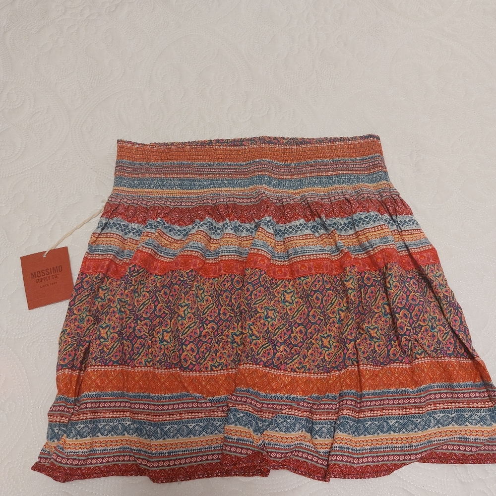 Colorful floral patterned skirt 💕